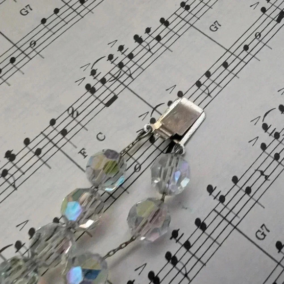 Elegant Crystal Beaded Necklace - Picture 14 of 14